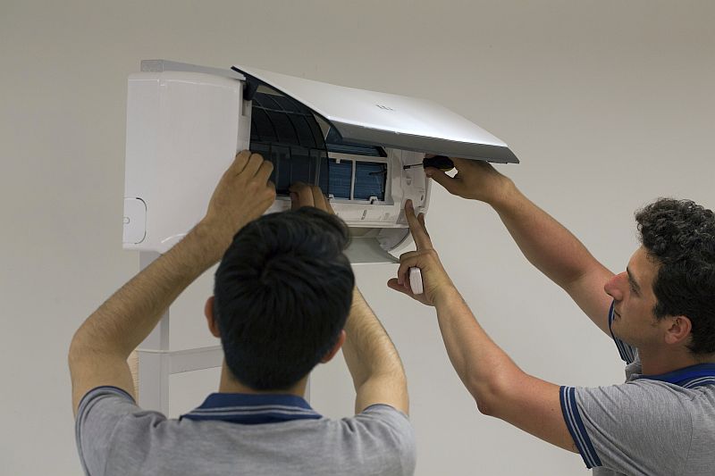 enerjivetesisat's tweet image. Sağlıklı bir hava için doğru klima bakımı ve temizliğini aksatmayın 
enerjivetesisat.com/tesisat/hvac/9…
@ECA_Elginkan   #ecaklima #klimabakımı #enerjiverimliliği #elektrik #filtretemizliği #yıllıkbakım #servis