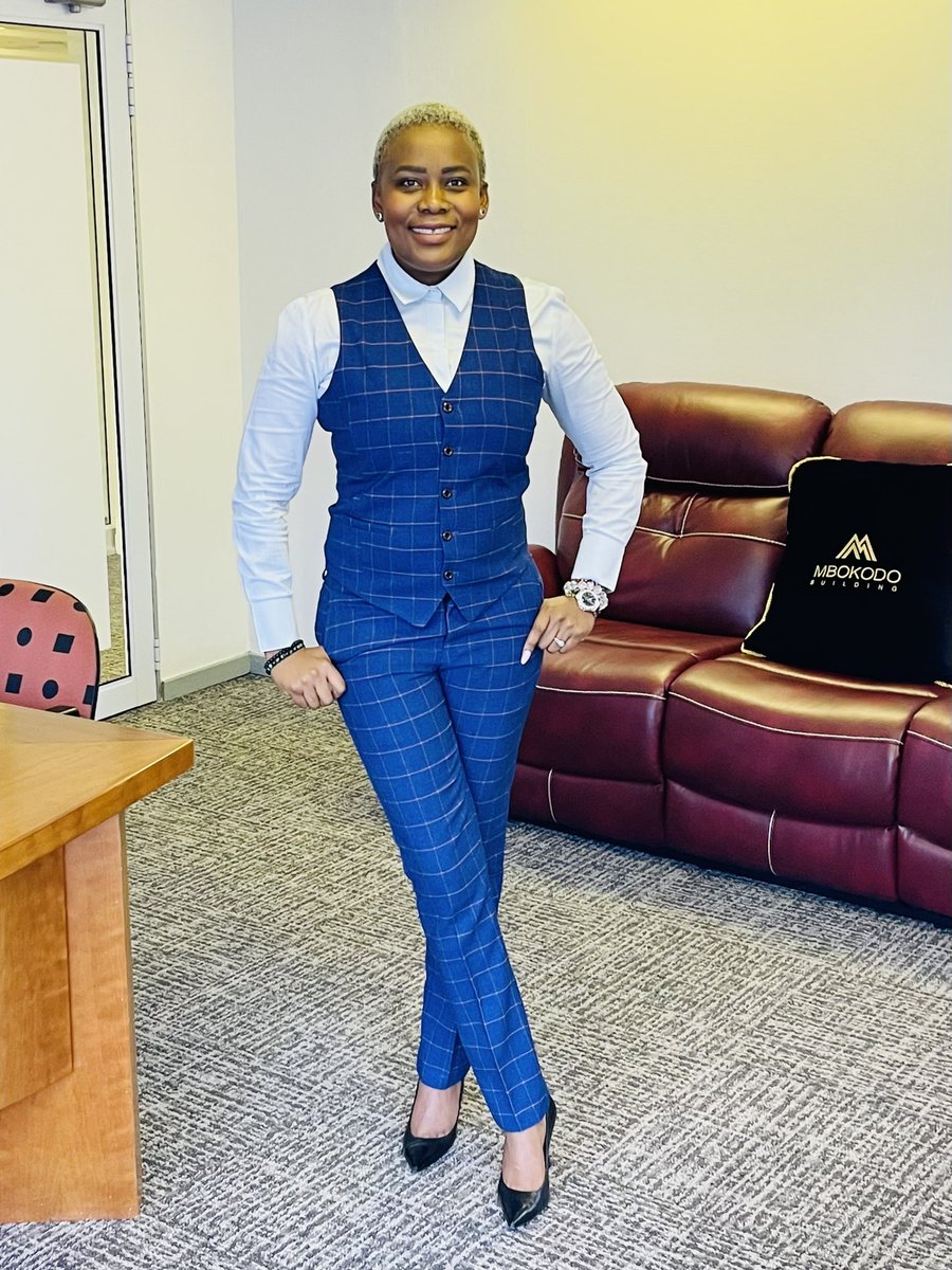 “Stay positive,better days are on their way” Happy Wednesday 😊 #wcw #mbokodo #womaninconstruction #womaninproperty #womaninbusiness