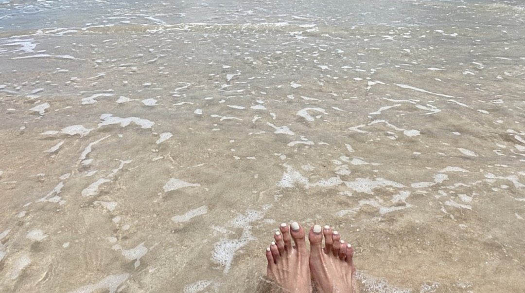 yeajipea's tweet photo. yeaji feet https://t.co/eLSwCp1h62