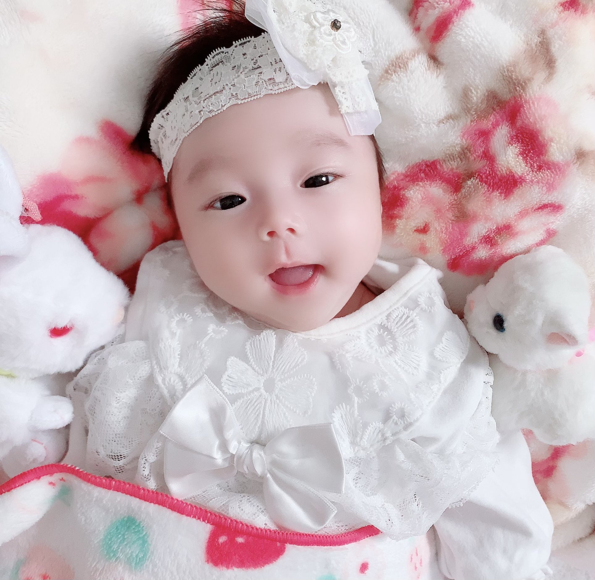 綺美華 あみな 乙桜ちゃん 生後2ヶ月目 はいって 3日目 赤ちゃん語を たくさん 話して くれるので 楽しいなぁ 生後1ヶ月 左 生後2ヶ月 右 生後2ヶ月 女の子 赤ちゃん 新婚 新婚生活 旦那