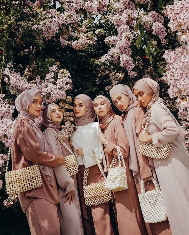 Wear a beautiful hijab, surround yourselves with beautiful people, do beautiful deeds for each other and thank Allah for bringing beauty into your hearts 💟☪️