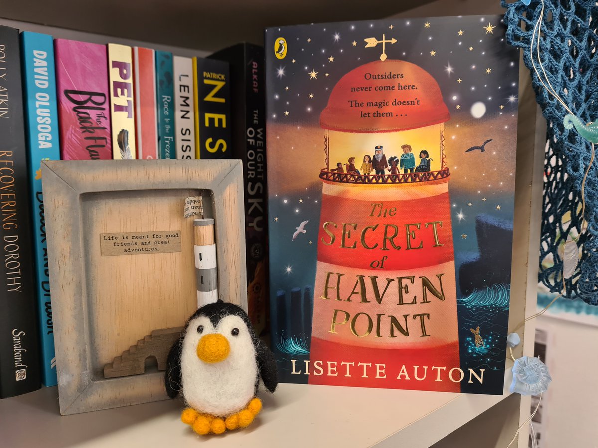 Flippin fishfingers, it's 6 months today since #TheSecretOfHavenPoint washed ashore in bookshops! To celebrate I'm having a #competition to #win a signed copy - 3 up for grabs! (UK only)
1⃣ follow me
2⃣ retweet
3⃣ comment: your best sea emoji or gif!
Entry ends 5pm BST 07.08.2022