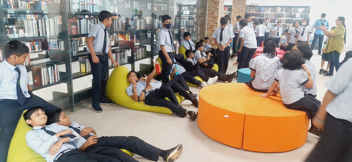Centrallibrar18's tweet photo. Students of KIIT international School  visited Central Library
#WeLoveKIIT
#AchyutaSamanta
#kissuniversity
#kiituniversity
#centrallibrarykiit https://t.co/afZtu1Px8y