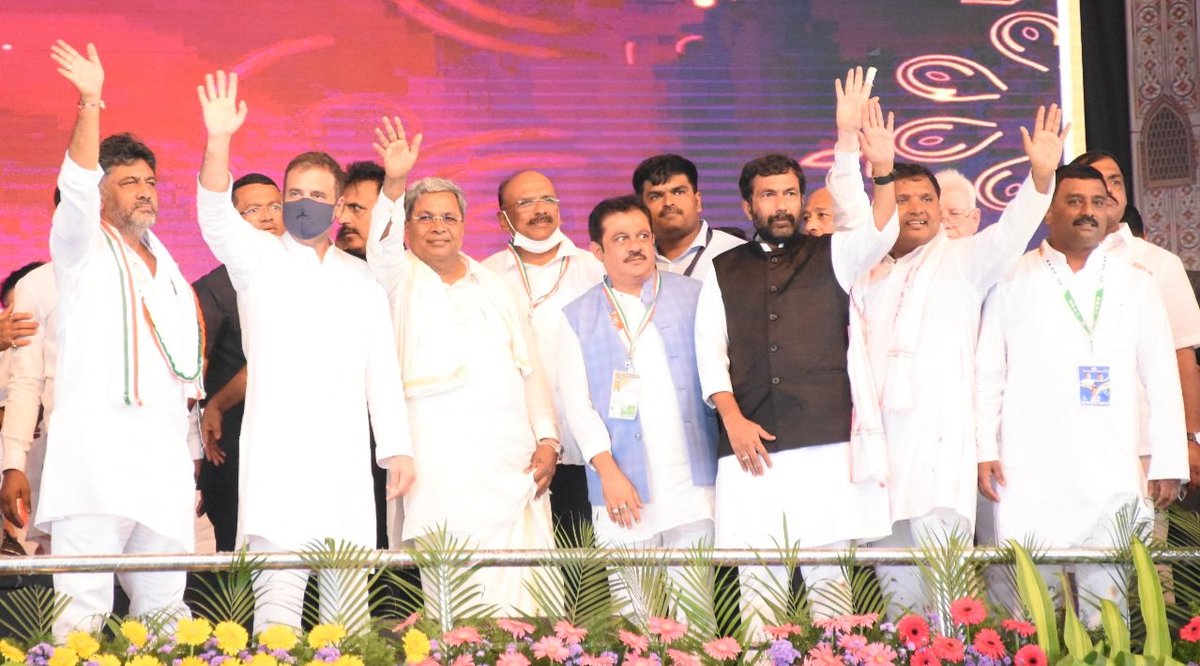 siddaramaiah's tweet photo. My heartfelt sincere thanks to all my dear people for their love &amp; affection towards me on my 75th birthday.

It was great to see people coming to Davanagere from every corner of the state to celebrate 75th birthday.

#ಅಮೃತಮಹೋತ್ಸವ https://t.co/SvufoWo9yZ