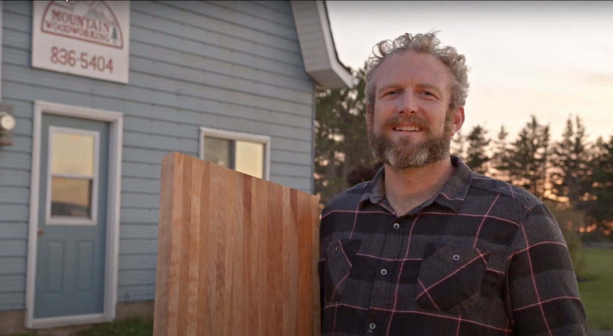 lumberjackcooks's tweet photo. If you want the perfect #DIY #homemade gift for a loved one, look no further than a handmade cutting block! Every #foodie or #charcuterie fan needs one. Join Shane Mountain as he teaches you how to make one on #LumberjacksCookbook. Only on #bellfibetv1. https://t.co/8CPDsDTPnY