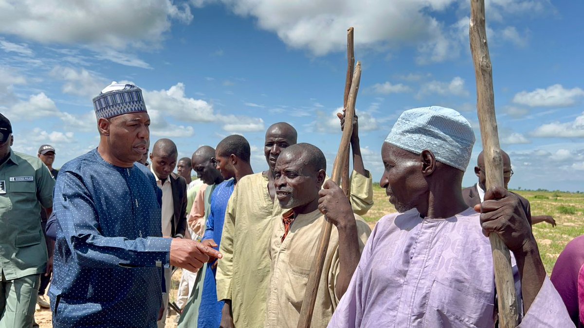 GovBorno's tweet photo. .@ProfZulum visits 10 farms in four LGs, asks farmers problems

… Explains FG’s fertilizer ban in Borno
… Promises liquid fertilizer https://t.co/HMy5EzDMIb https://t.co/w7zk8TYQJy