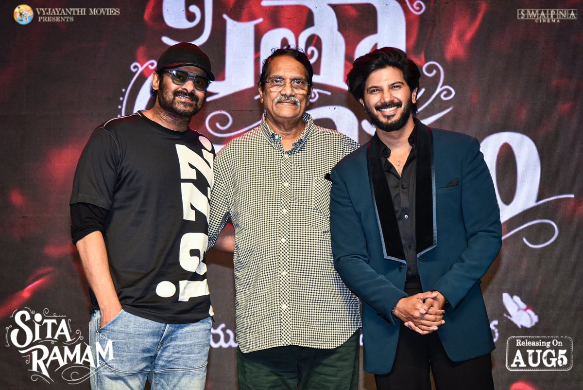 VyjayanthiFilms's tweet photo. Beautiful moments from #SitaRamam Pre Release Event 🤩✨

#PrabhasForSitaRamam 
@dulQuer @mrunal0801 @iamRashmika @iSumanth @hanurpudi @AshwiniDuttCh @Composer_Vishal @VyjayanthiFilms @SwapnaCinema @SonyMusicSouth https://t.co/6cURV9S0C5