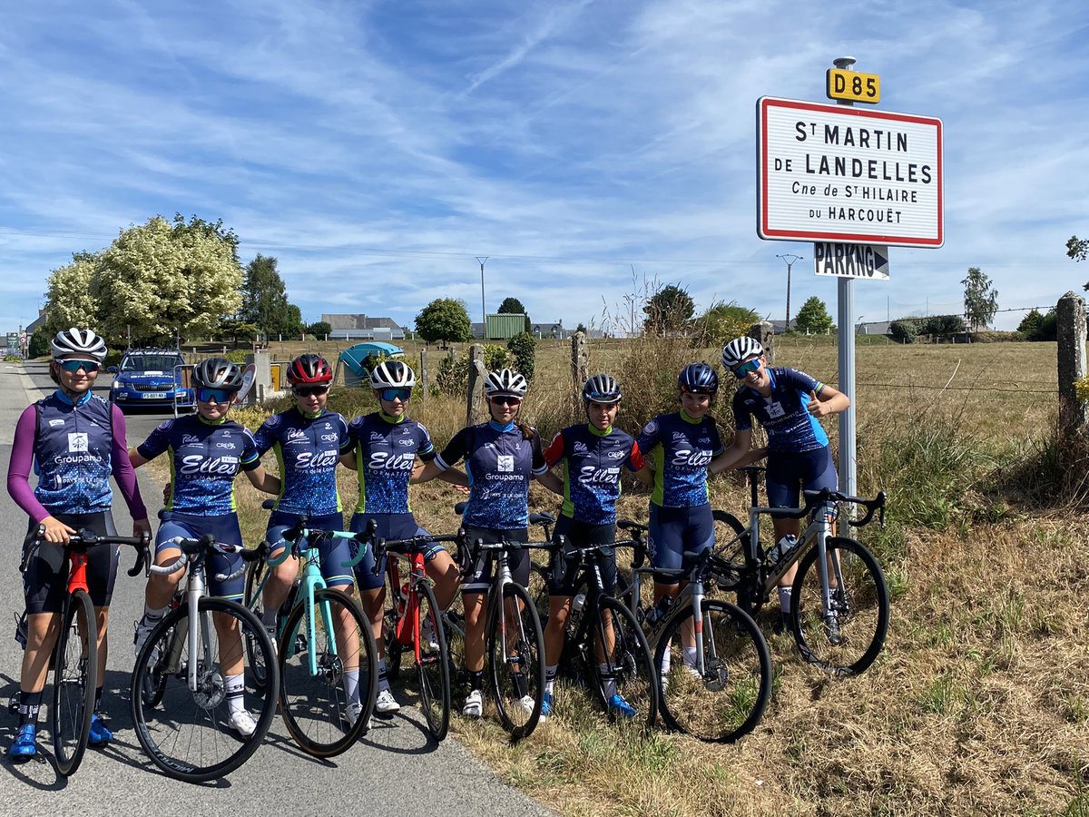 A moins d’une semaine des championnats de France de l’avenir de @saintmartindelandelles reconnaissance des différents circuits pour la Structure d’entraînement du <a href="/Team_ELLES/">Team ELLES</a> #TeamEllesFormation #FFC