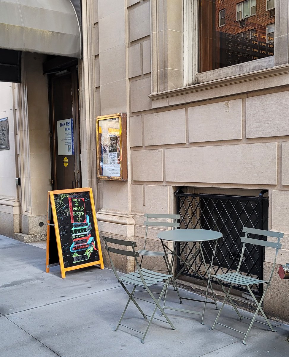 nysoclib's tweet photo. Is it time for your lunch break on the #UpperEastSide? Enjoy your nibble & sip at one the tables outside the #NYSocietyLibrary! When you're finished pop in to #explore NYC's oldest #library. https://t.co/k41OhN3qLX #ReadingWhileEating #LibraryLife @MadisonAveBID https://t.co/Dk2zxuRPL6