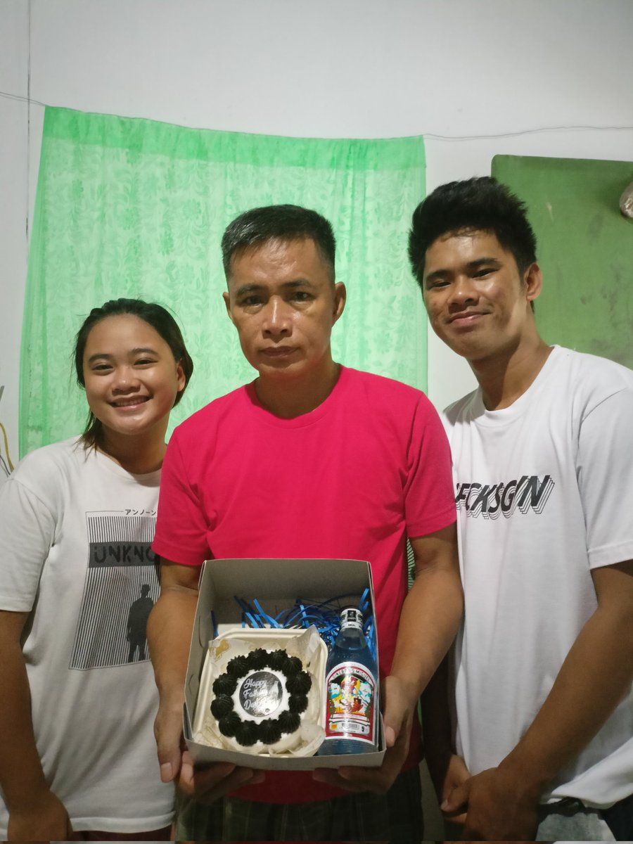 PJDEGRACIA16's tweet photo. sabe mo papa, lalaban tayo kase sinasabehan tayung mahirap, sabe mo pa saakin magaral akong mabuti, ngayun pa kaya ko nang ibigay sainyo lahat, diba pa sinabe ko pa sayo na bibili ako ng civic ko, kase gagala kita ng tagaytay, pero pa nangiwan ka naman😭 dinka mawawala saamin❤️ https://t.co/4sYg6oyN9b
