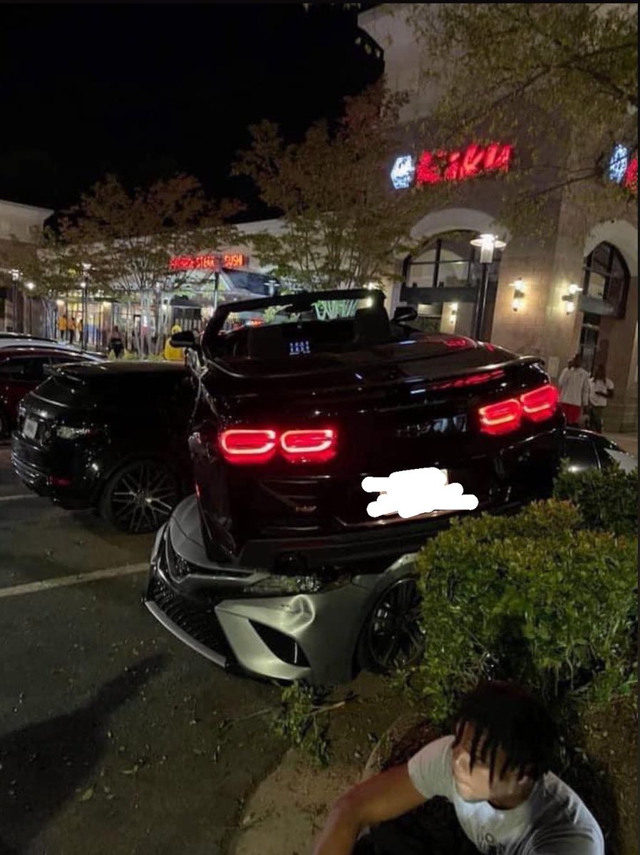 domonoficial's tweet image. /ayuda estaba en persecu y me apareció un coche de la nada. Necesito un fix y un revive. Gracias