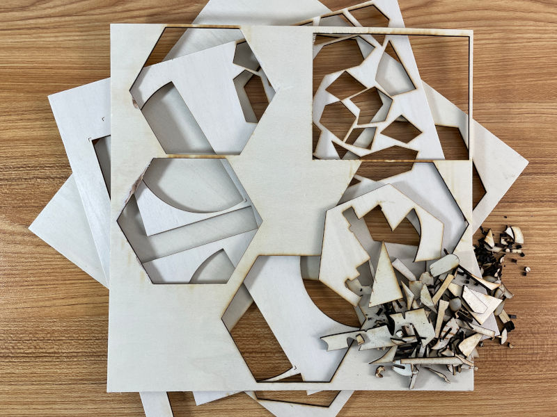 MaxFunkner's tweet photo. Recently discovered that hexagon designs for 3D printing can be easily laser cut. You cannot beat the wood feel and smell. The full guide: https://t.co/YvdQX6m9ex #lasercutting #customized #hexagon https://t.co/NcHnThbOYY