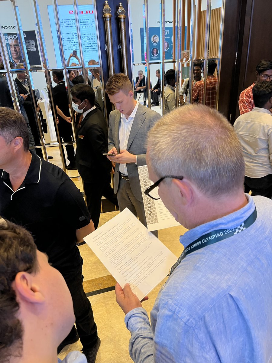 DvorkovichT's tweet photo. Day 3 is over: lots of games played, lots of outstanding people met!
What are you looking forward to this week?
#SayChess #DvorkovichTeam https://t.co/IO9qsmMZ3R