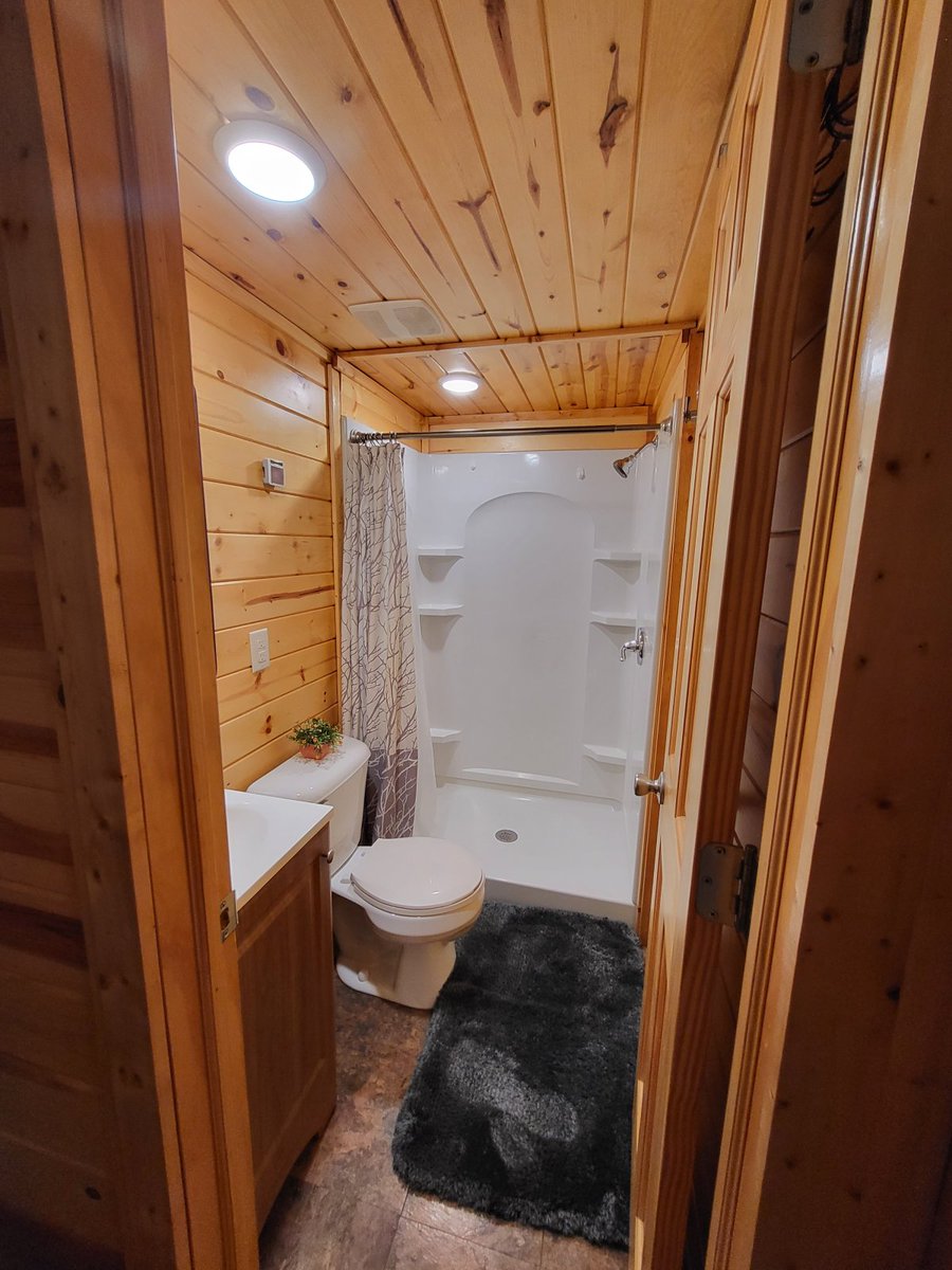 JunctionWestRV's tweet photo. Deluxe Cabin https://t.co/hDm84kXdbZ