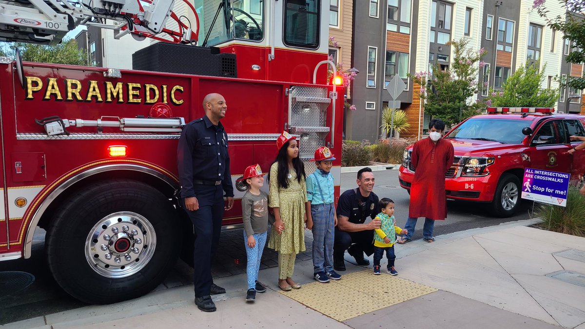 techparmar's tweet photo. @FremontPD @FremontFire @Fremont_CA Thanks to @FremontPD @FremontFire @Fremont_CA for supporting our community. #NNO2022 turned out to be great opportunity to meet our neighbors. 
#FremontSTRONG 
#FremontNNO2022 https://t.co/f1KGfEOJRu