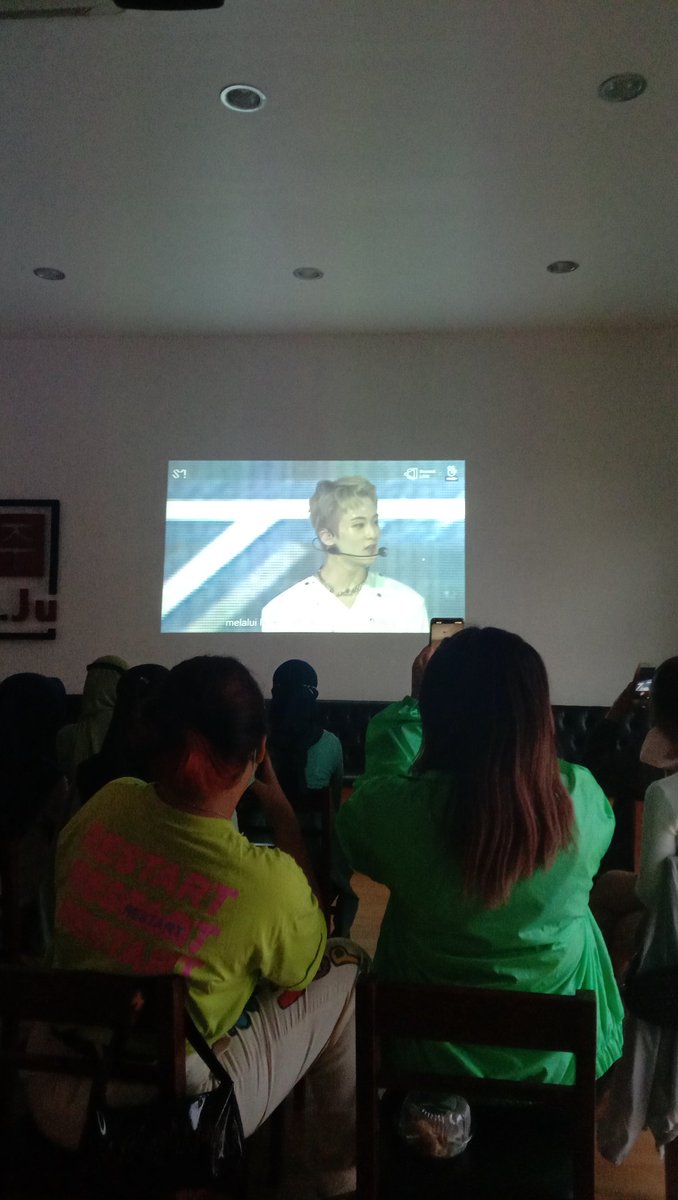 BunsikJuseyo's tweet photo. Sebenernya kemarin abangnya mimin ultah eheheheh

Eh adik ternyataaa, cr. Waktu nobar nct link tahun lalu https://t.co/oDdHfYvWNA