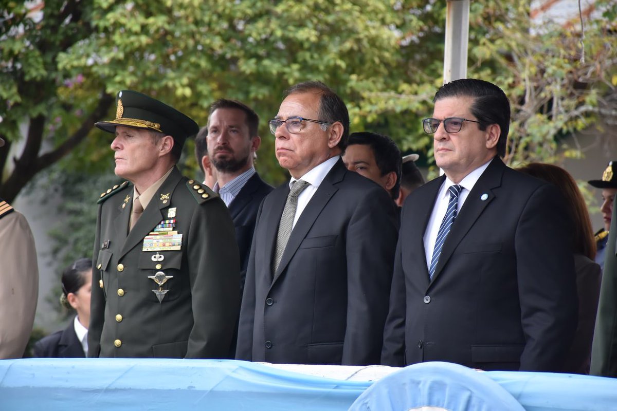 tassanoeduardo's tweet photo. ¡Feliz aniversario @gendarmeria! 

Junto al vicegobernador @PedroBraillardP, participé del acto por los 84 años de la fuerza de seguridad. Les deseo éxitos y todo mi apoyo para que sigan manteniendo ese nivel de esfuerzo, trabajo y patriotismo que los argentinos necesitamos 👏🏼 https://t.co/pGI477fuxg