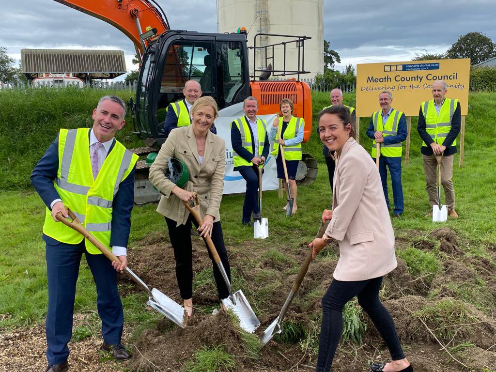 Damien English tweet media