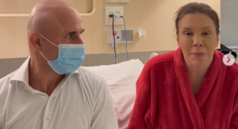 portalR7's tweet photo. Simony é diagnosticada com câncer no intestino: 'Estou forte e confiante'

Artista contou que descobriu a doença enquanto fazia o exame de colonoscopia https://t.co/CUn7h6EajF https://t.co/7cC8b2OLsF