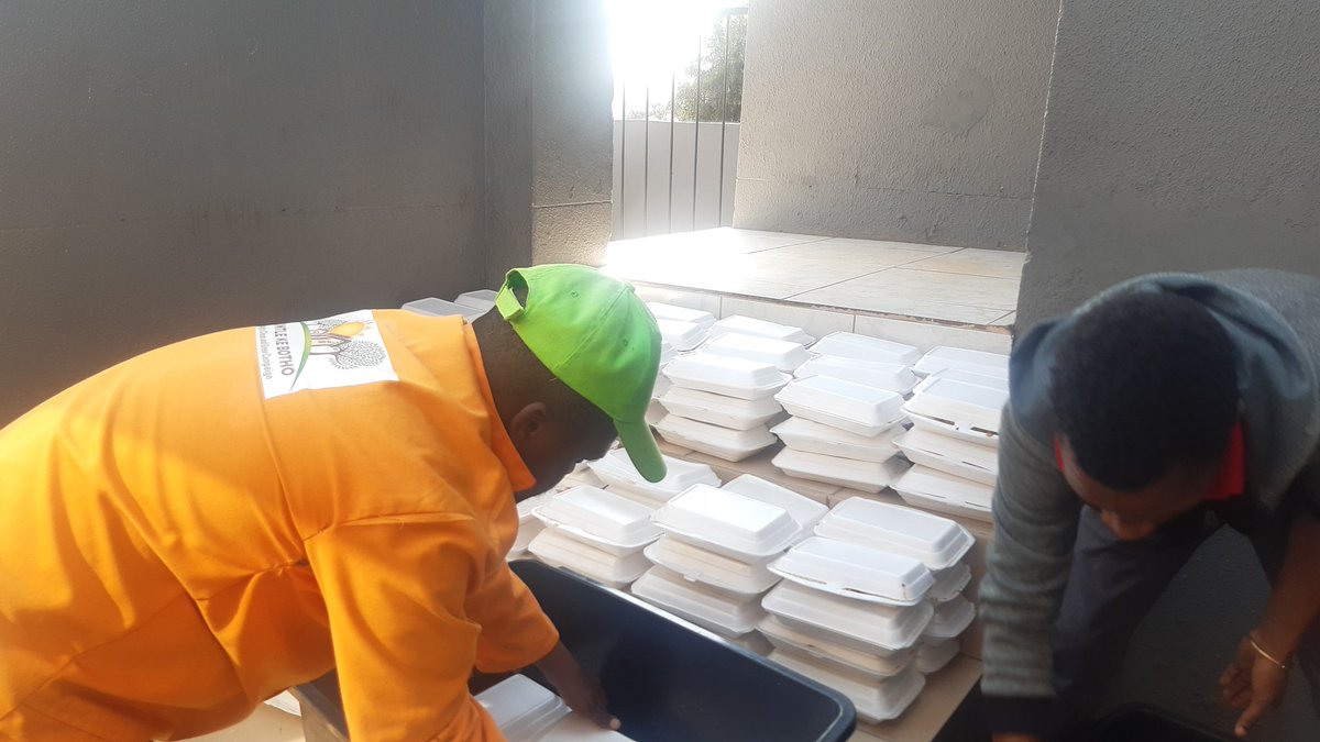 SoulbentProject's tweet photo. Food is life
Life is food 
Today in saulsville Pretoria south africa  ext 6
Thank you to Soulbent project team
@millicentmakhad Tshifhiwa Raylene Makhado #Soulbentproject https://t.co/MsdG1dRZxg