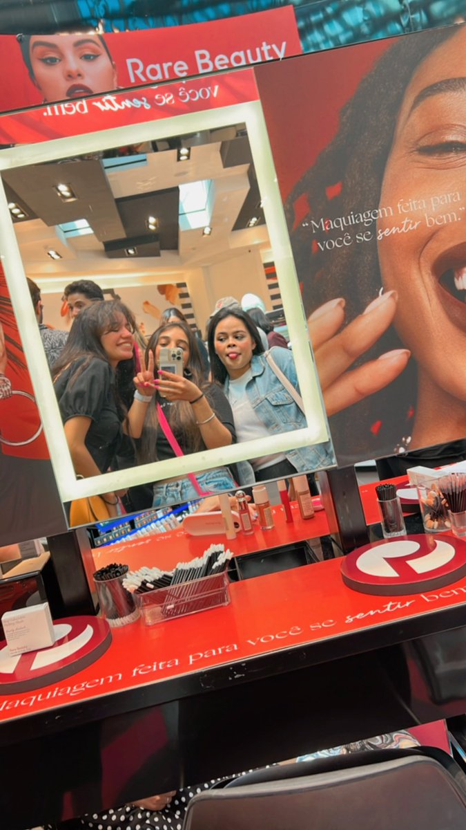 igoddessg's tweet image. SO HAPPY! thank you for everything you represent and for finally coming to BRASIL. we love you 🥹💖🇧🇷 #usekindwords @rarebeauty @selenagomez