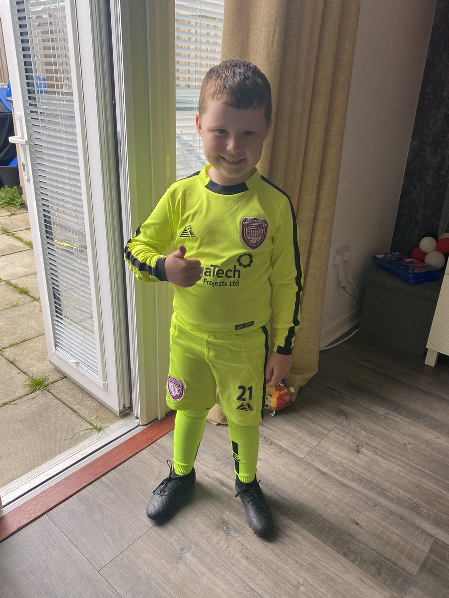 Magiann83's tweet photo. Dress as your favourite player at @ClydeFoundation Summer camp ⚽️ There’s only one choice for Leo @dgaston_1 https://t.co/1ZGHAIVplI