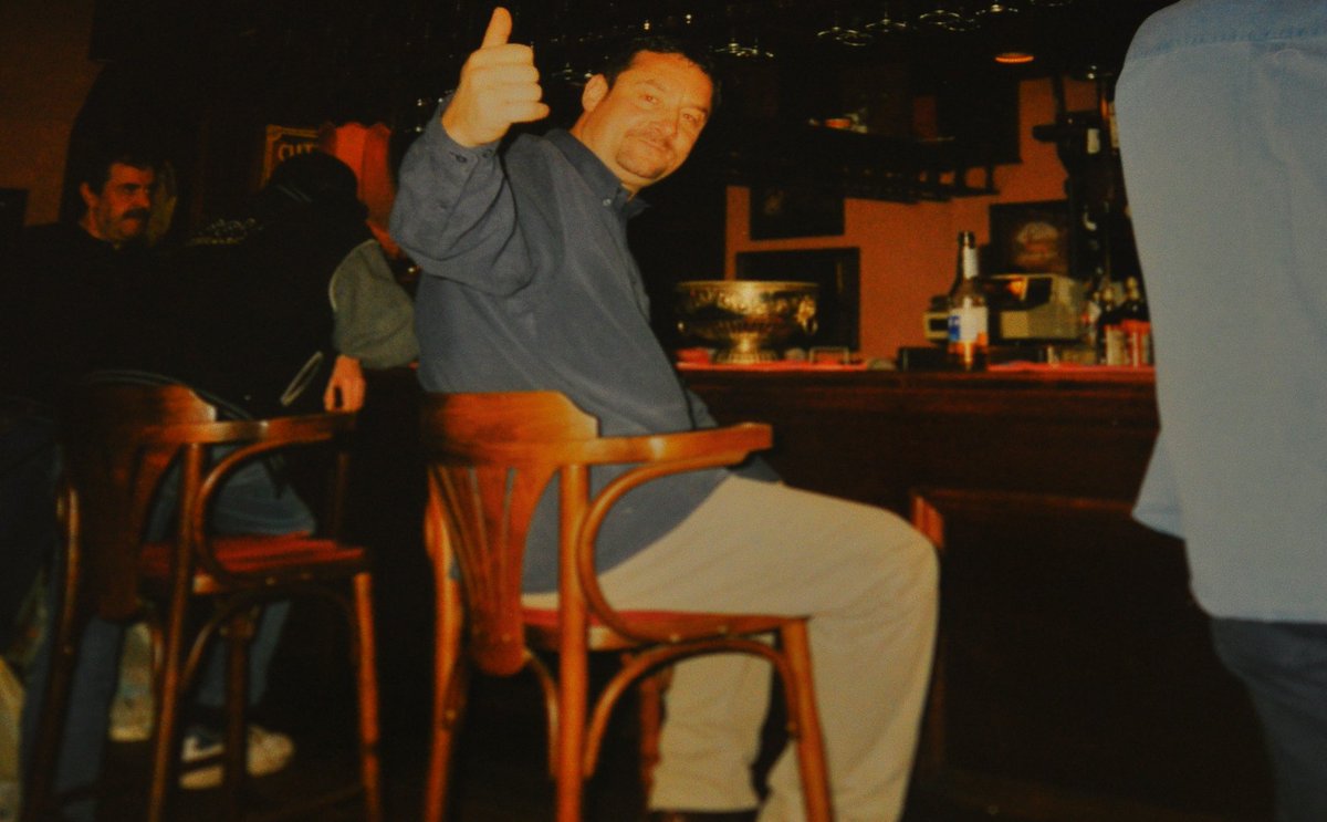 nickwhite11872's tweet photo. @onabmx pic 1 My mate Dave helping the stripper select a song in the Seven Stars... pic 2 Graham sitting at the bar of the Seven Stars.. pic 3 of course, it's The Blind Beggar
The Seven Stars featured in an episode of Minder What makes Shamy Run https://t.co/CvOixLtlEZ