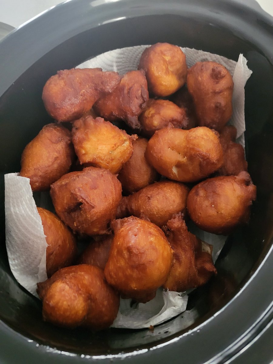 SSiphuma's tweet photo. @SollySip Today I decided to bake magwinya https://t.co/5ZSro2cFo1