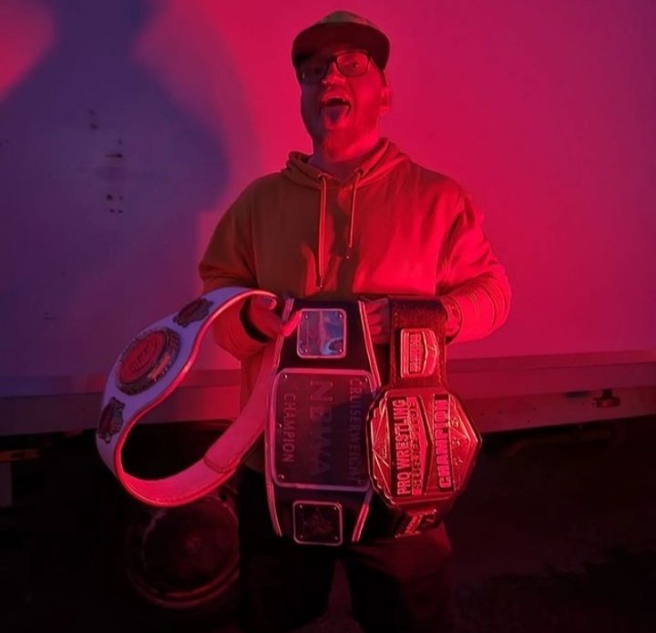 lyf_pro's tweet photo. Congrats #AndNew #EW World Champion #BrendanWhite, #FFW Barracks Academy Champion #JasonJoshua, #IWGP Never Openweight 6 Man Tag Team Champions #Chaos (#HirookiGoto, #YOH & #YoshiHashi), #FirstEver #SuplexSchmiede Tag Team Champions #DieDraufgänger (#CodyKidmam & #JoeyLight) https://t.co/A9kTEhNSfA