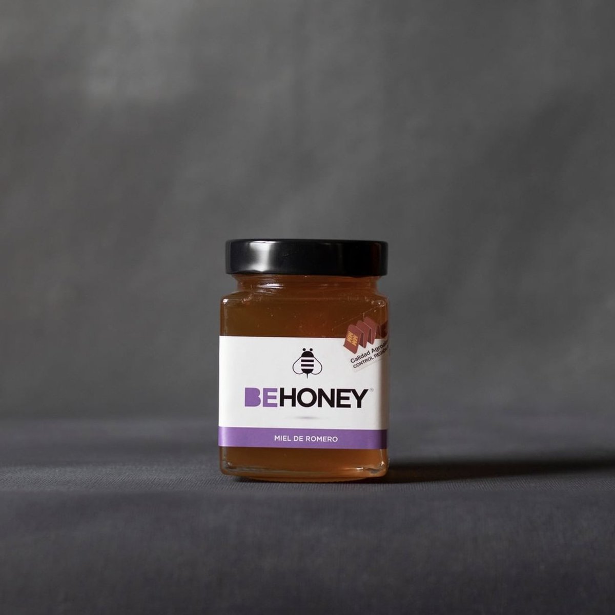 En #BeHoney disfrutamos lo que hacemos: miel cosechada 100% natural, con los aromas de los campos de nuestra geografíav💛

Si tienes un herbolario, tienda gourmet o de comestibles recuerda que puedes unirte a nosotros como punto de venta oficial🍯

+ info behoney.es