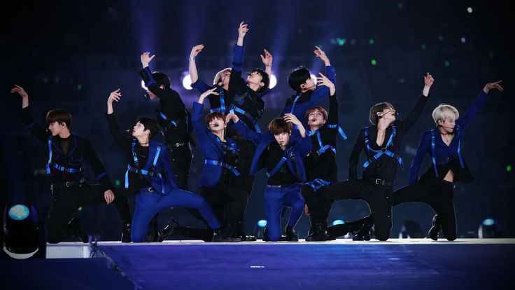 starfess's tweet photo. -guys this pose will be legendary💛          

 https://t.co/wKQKGWpbYB