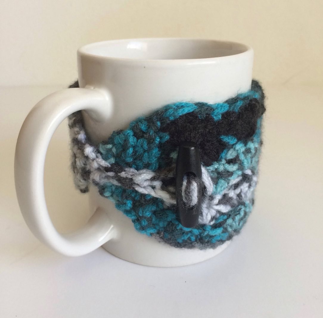 Luvbuzz_Art's tweet photo. Crochet Mug Cozy in Teal and Black, ready to ship in my @etsy shop https://t.co/43Dk98Yp3g
🇺🇸Free US Shipping
✌🏼International Shipping available
#crochet #coffeecozy #mugcozy #handmadegifts #luvbuzz #luvbuzzdesigns #wednesdaythought #WednesdayMotivation #etsyhandmade https://t.co/IS893jyqiZ