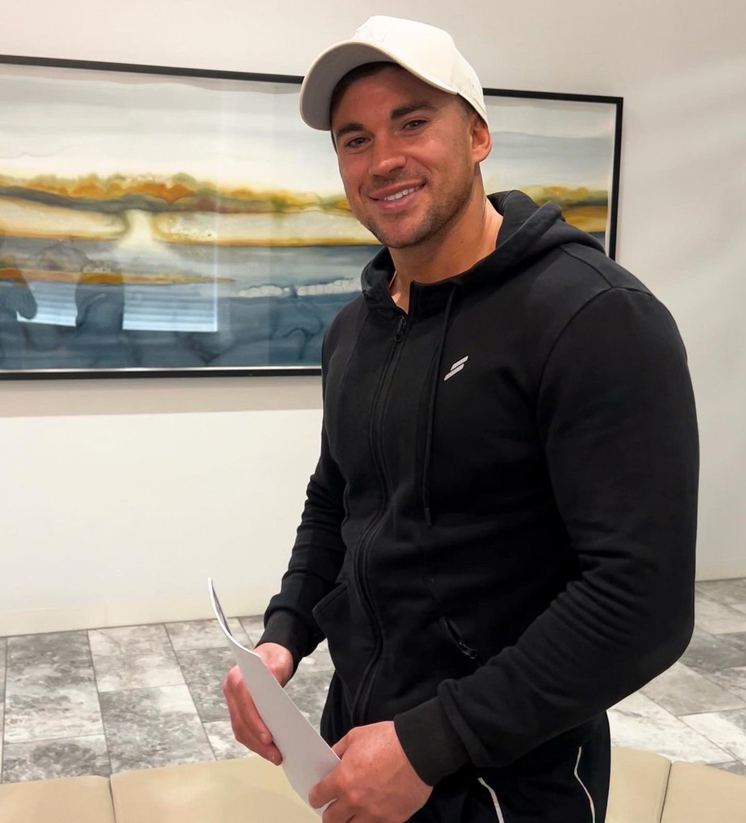 will_parfitt_'s tweet photo. Today is a good day, another goal ticked off the list, my first investment property in the best city in the world 🏡 so excited the new chapter is just beginning 🤩 
#melbourne #firstproperty https://t.co/L2UP6Sp1cA