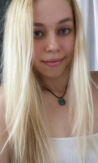 Hello https://t.co/TAnC4fDy26