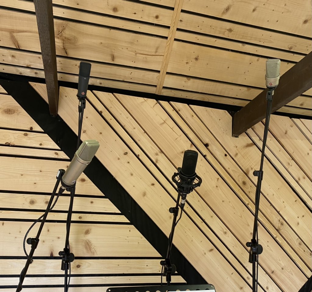 solitairestudi3's tweet photo. Recording viola today for one of our US based clients, composer Tom Scott. #viola #recordingstudio #recordingengjneer #neumannu87ai #neumanntlm193 #neumanntlm103 @neumann.berlin #audiotechnicaat4060 @audiotechnicausa #neve1073lb #neve88rlb @amsneveltd #tlaudioivory https://t.co/9wj9oxFfej