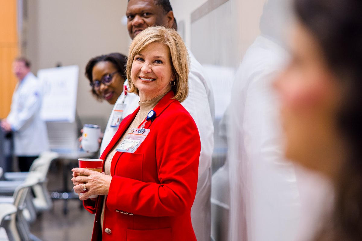 LAWoodwardMD's tweet photo. Today is the first day of medical school for the @UMMCNews class of 2026! This is only the beginning of your journey, and I'm so excited to see the amazing things you will do. Welcome to the UMMC family! https://t.co/ppes6JeeUf