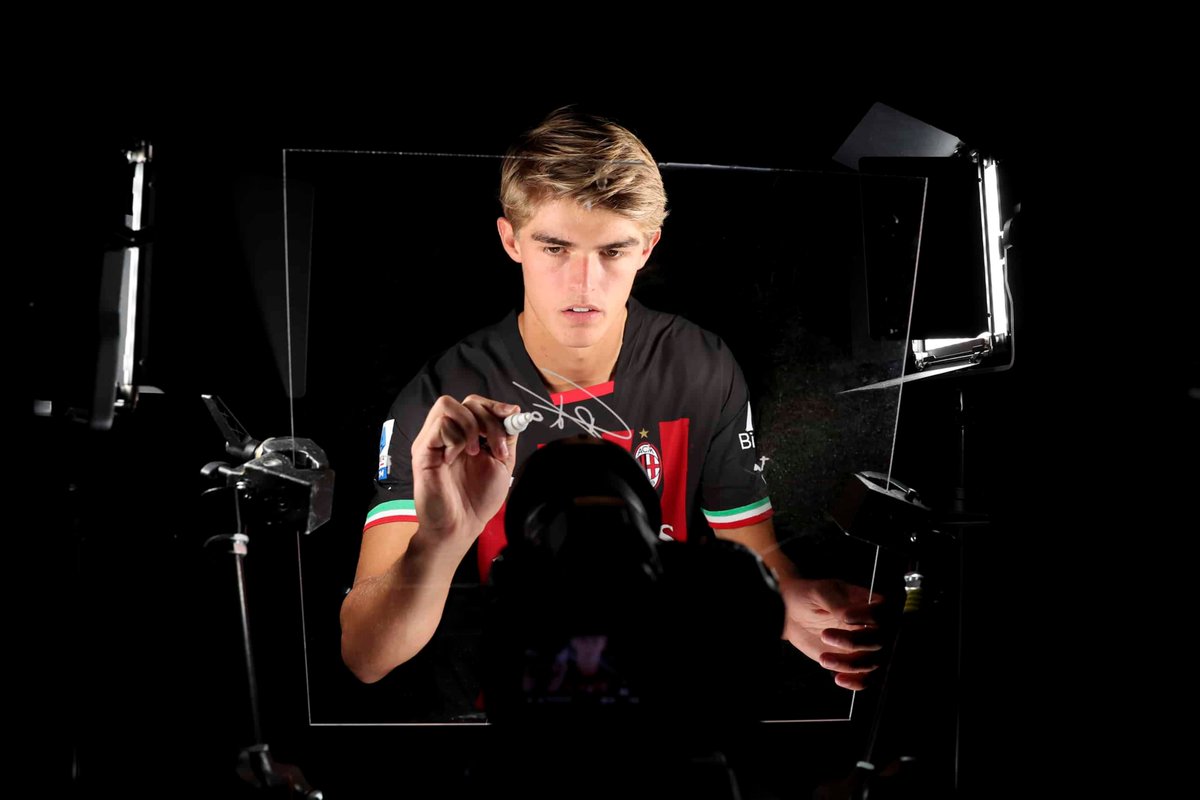 MilanDigital's tweet photo. Welcome #CDK90 🔴⚫️ https://t.co/YVdoSSfhAK