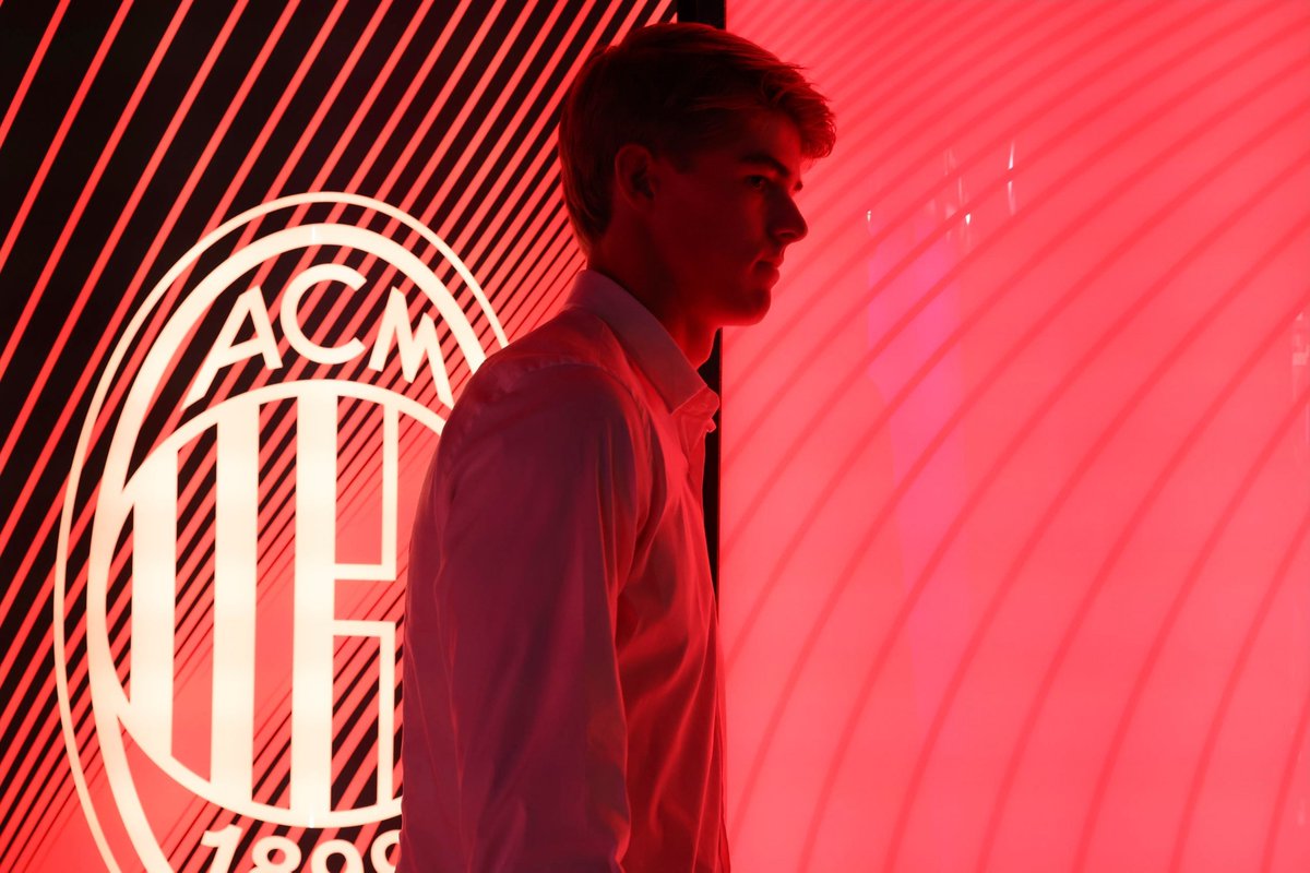 MilanDigital's tweet photo. Welcome #CDK90 🔴⚫️ https://t.co/YVdoSSfhAK