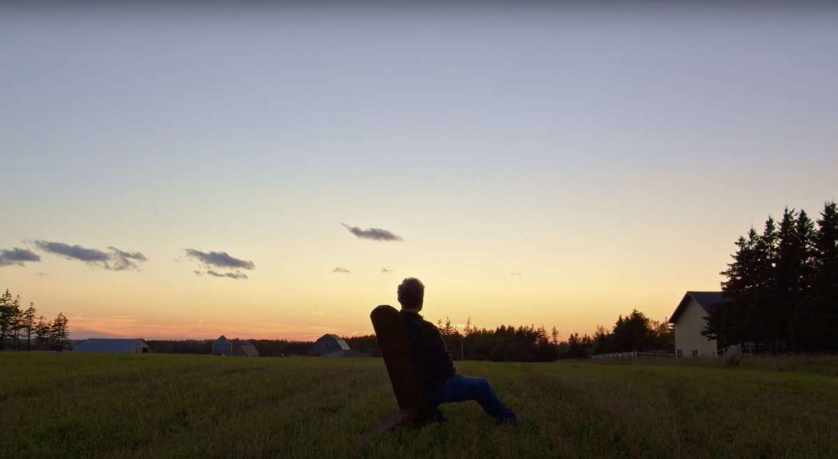lumberjackcooks's tweet photo. A #vikingchair is the perfect #stargazing lounger. Host Shane Mountain shows you how to create the perfect seat for a clear #summer night in Episode 2 of #LumberjacksCookbook. Only on #bellfibetv1. https://t.co/uMEwyzj6Sz