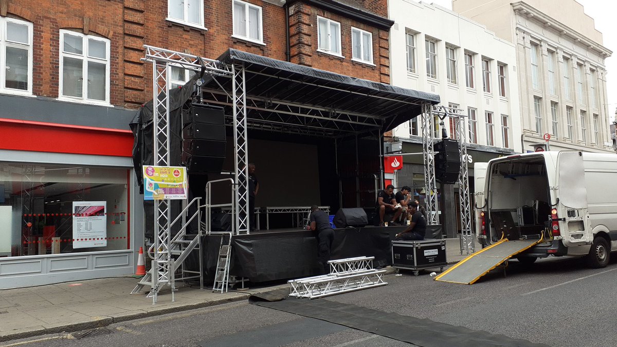 roshni_beeharry's tweet photo. @TulikaWriting @drmfirdosi @bbpc_poetry @EeshitaAzad @luciekerley @storyvilled @ShashTrevett @hesketherica @Louise_LWC @TheLeano @IrfaanAslam Indeed!
Me staking out the #enfieldlive stage Sunday and gulping nervously as had been a year since last open mic in person ...π¬ https://t.co/dPmyO2KfbJ