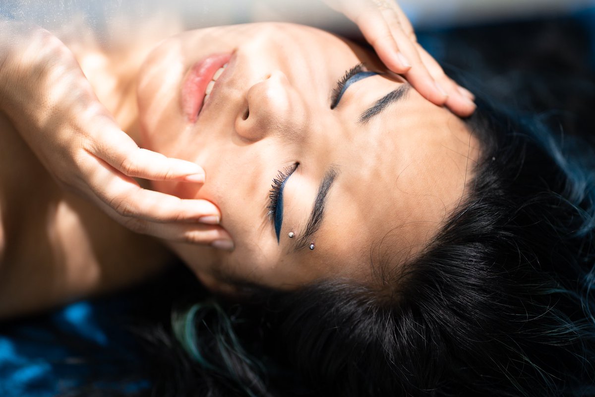GameBeauty's tweet photo. 🌊Dive into the deep ocean with Trench, a dark navy blue in our water resistant liquid eyeliner formula, in collaboration with @akidearest
.
🌊Pre-order our new eyeliner collection on https://t.co/sorKce3tiq tomorrow at 11am EST!
.
#gamebeauty #akidearest #makeupcollab #eyeliner https://t.co/Lr7xPcWGOA