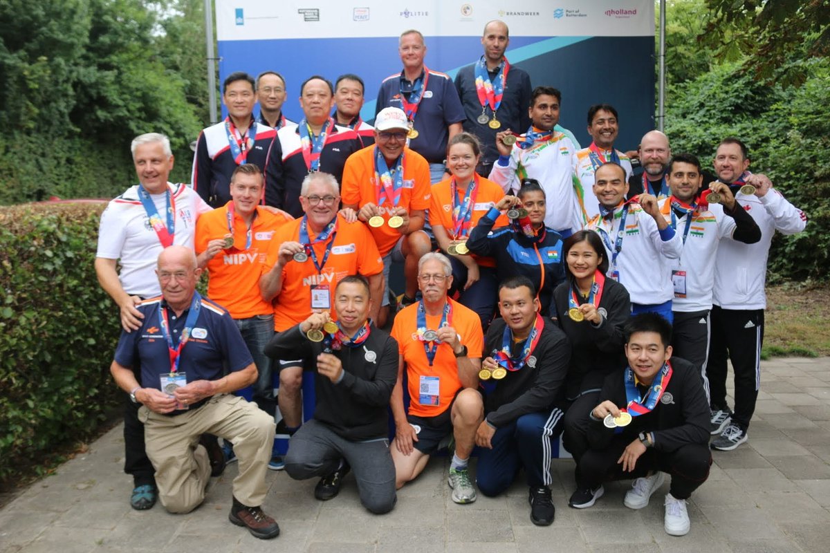 VRMWB's tweet photo. 🥳🏅 | De World Police & Fire Games zijn voorbij, wat een groot feest was het! Nederland heeft de prijzenkast flink gevuld, zeker ook vanuit onze regio. Benieuwd hoe het eraan toe ging? Ga naar 👉 https://t.co/ieIErl9Wo3 #wpfg #insportweunite #feestje https://t.co/yBFIbxHFPf
