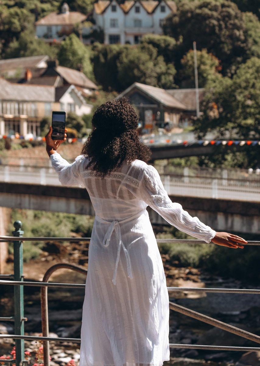 motorolaUK's tweet photo. Our edge 20 pro is a perfect device for capturing beautiful views during this summer🌄

Share yours with the hashtag #PowerToEmpower!

📷 @illyanalondon

#Motorola #Edge20Pro https://t.co/QyDQtJcnqm