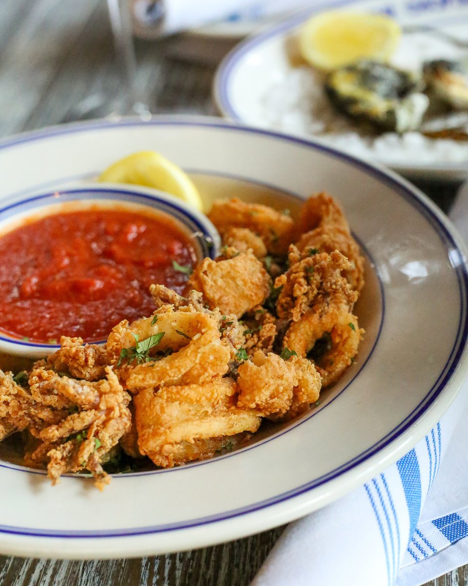 Crispy Fried Calamari served with a chili tomato sauce 🦑