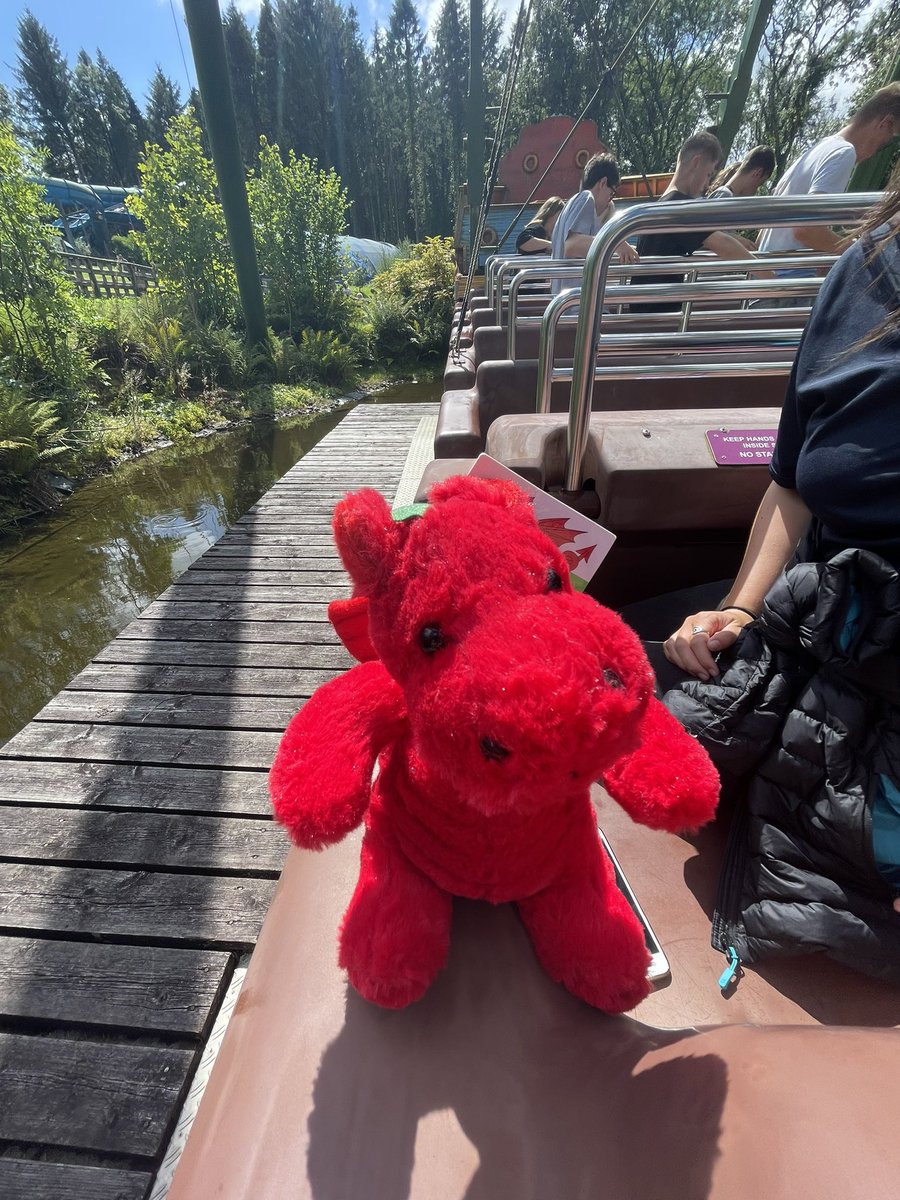 Dafyyd_T_Dragon's tweet photo. Why are pirates called Pirates?

Cos they AAARRRRGGGGHHHH

@ACF_Devon https://t.co/QFB3OgFWgP