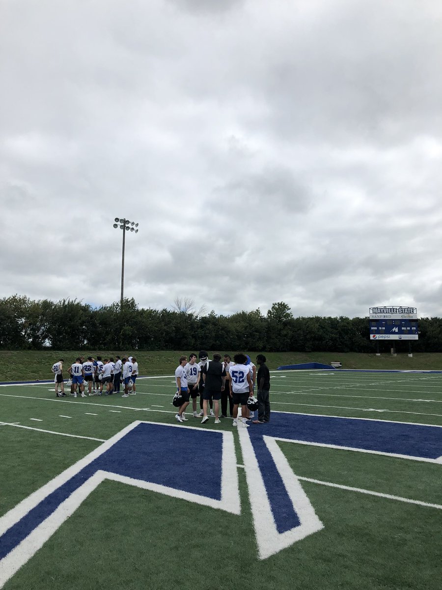 coachlarsonmsu's tweet photo. Day 1 in the books! The Comets are off and running. Looking forward to year 3 at MSU! #RollMets https://t.co/HWEEvcZejb