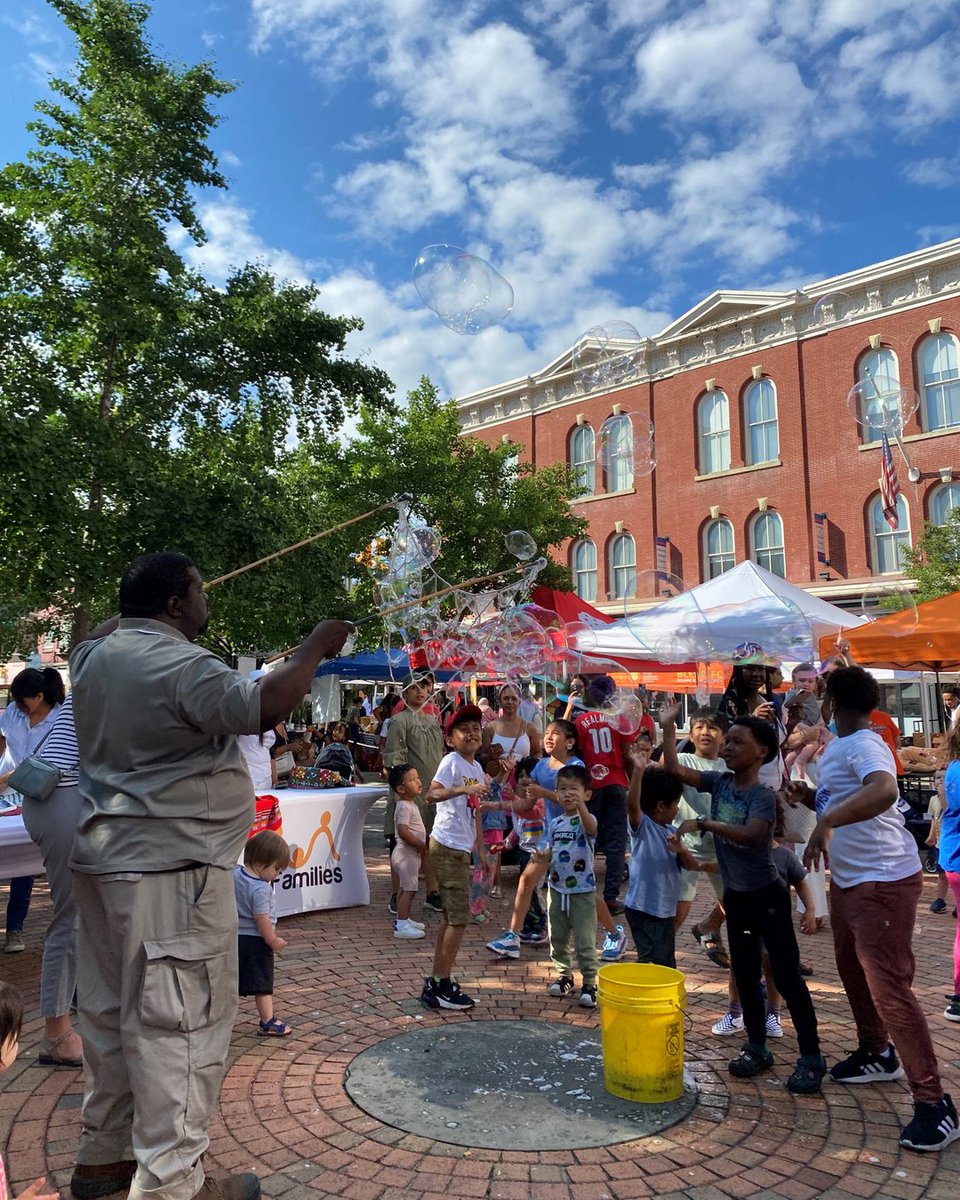 DowntownHDSID's tweet photo. Bubble fest returns to the farmers' market on Monday, August 8th @5pm. Bring out the bubble lovers of all ages, and shop the fresh market.
Hosted by @jcfamilies
#njmom #njmoms #jcfamilies #njfamily #njkids #njeats #jceats #farmersmarket #njfarmersmarket #jerseyeats #jerseyfre https://t.co/5IGeLowUyq