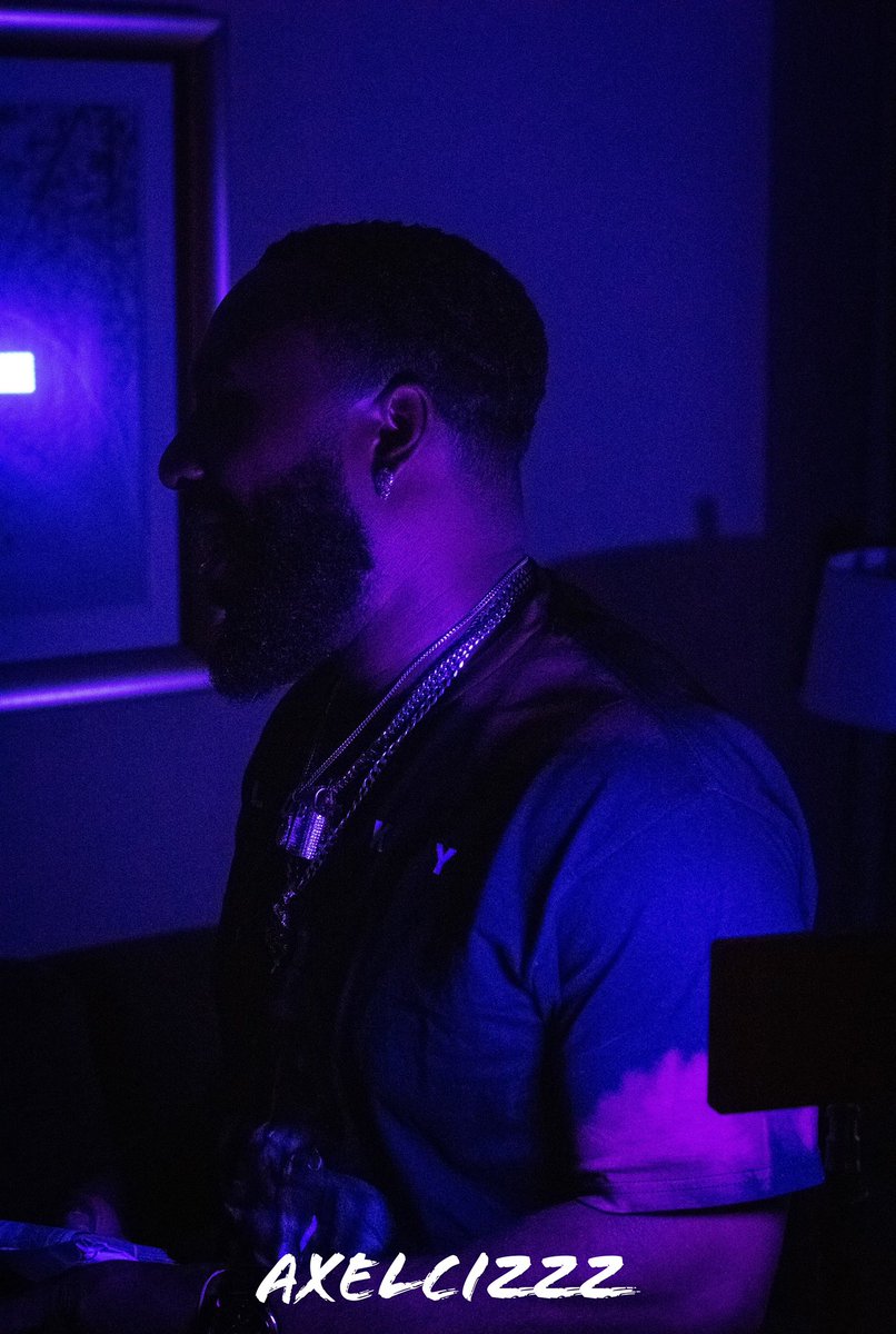 CamGolden23's tweet photo. Keep that fuck shit over there, we in a different lane! #explorepage #explore #viral #swag #dope #epic #raw #FYP #youngboss #hustlegang #trueboss #flex #youngog #bts https://t.co/zCGzXEDgOW