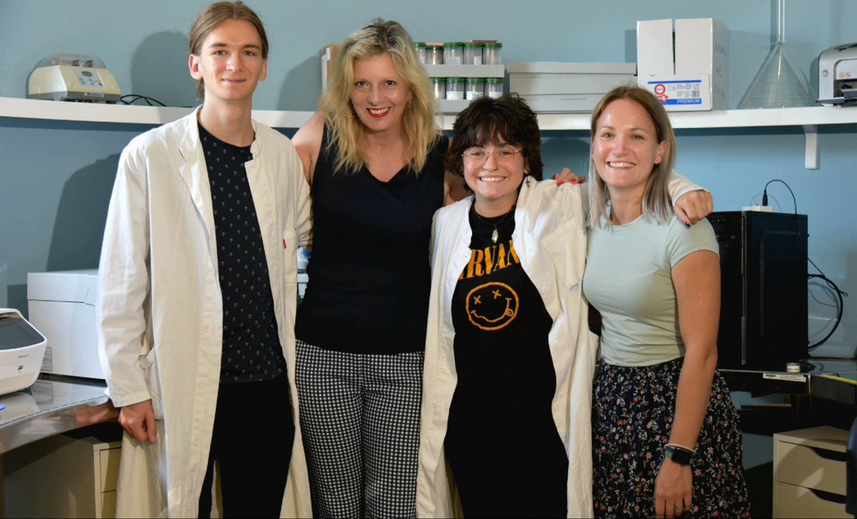 Poljuha_Lab's tweet photo. It was a pleasure to work with such amazing young colleagues during the 2 weeks of the #summer #internship 
#hrzz #projectNATURALLY #scienceisfun #newexperiences #biology #invasivespecies #labwork https://t.co/j780YyHEUM