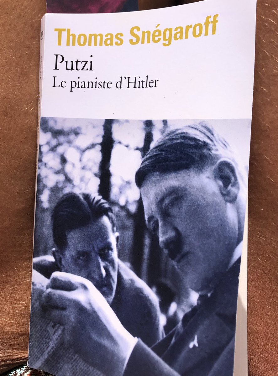 IsabelleMirocha's tweet photo. Merci @thomassnegaroff pour ce livre immense par son analyse de l’Allemagne des années 1900/1944 mais également par ces signaux que vous envoyez à notre époque - merci 🙏 #Putzi @editionsfolio #IlnyaPasDeHasardDansLHistoire https://t.co/4aUJDqPIBp
